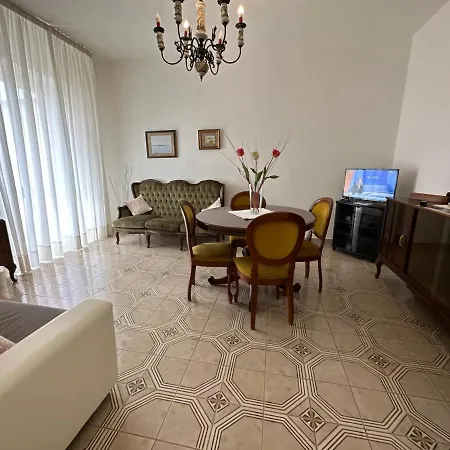 Da Lella E Tore بيت للعطل *
